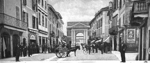 Porta Venezia in uno scatto del 1908