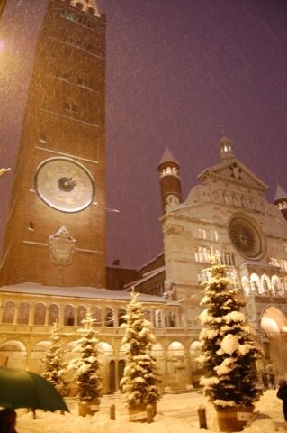 Cremona - nevicata sul Torrazzo