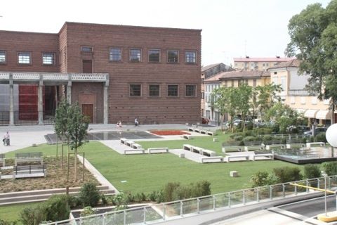 Piazza Marconi e il Museo del Violino