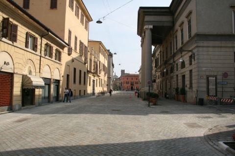 corso Vittorio Emanuele con teatro Ponchielli