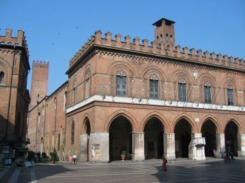 palazzo comunale e Piazza a Cremona